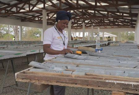 CÔTE D’IVOIRE : AWALÉ PRÉVOIT 5,8 MILLIONS USD POUR EXPLORER L’OR À ODIENNÉ EN 2026.