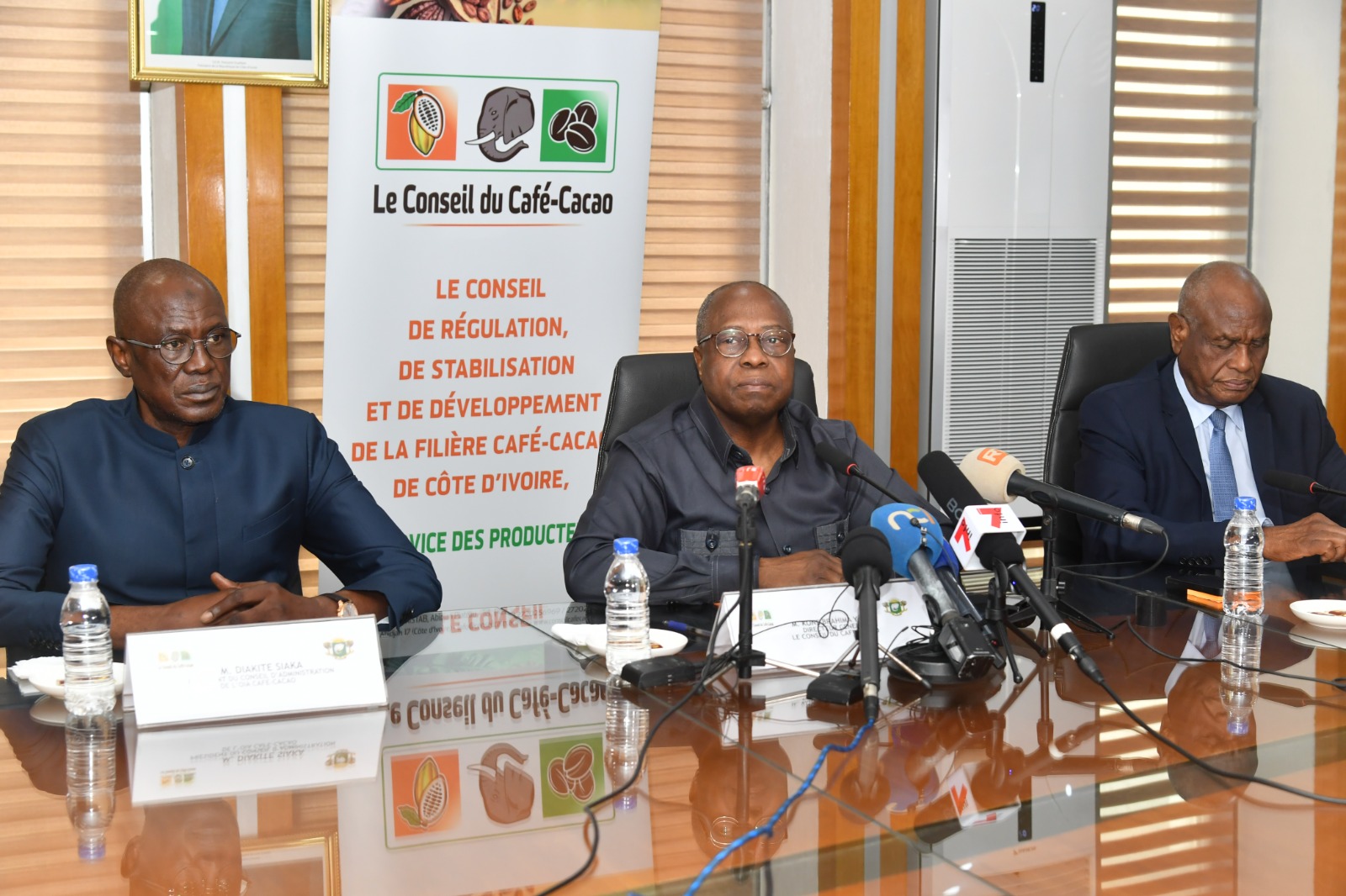 COTE D'IVOIRE - CAMPAGNE CAFE-CACAO 2025-2026: « TOUTE LA PRODUCTION ISSUE DES PLANTATIONS IVOIRIENNES SERA ACHETEE », INDIQUE LE DIRECTEUR GENERAL DU CONSEIL DU CAFE-CACAO