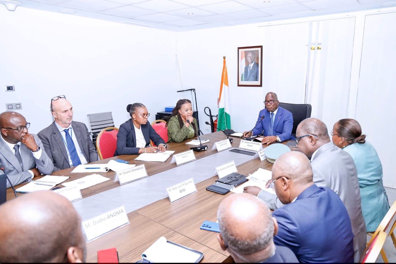CÔTE D’IVOIRE-LE MINISTRE ASSAHORÉ KONAN JACQUES ÉCHANGE AVEC LA BANQUE MONDIALE SUR LES ENJEUX DE L’EAU ET DES FORÊTS