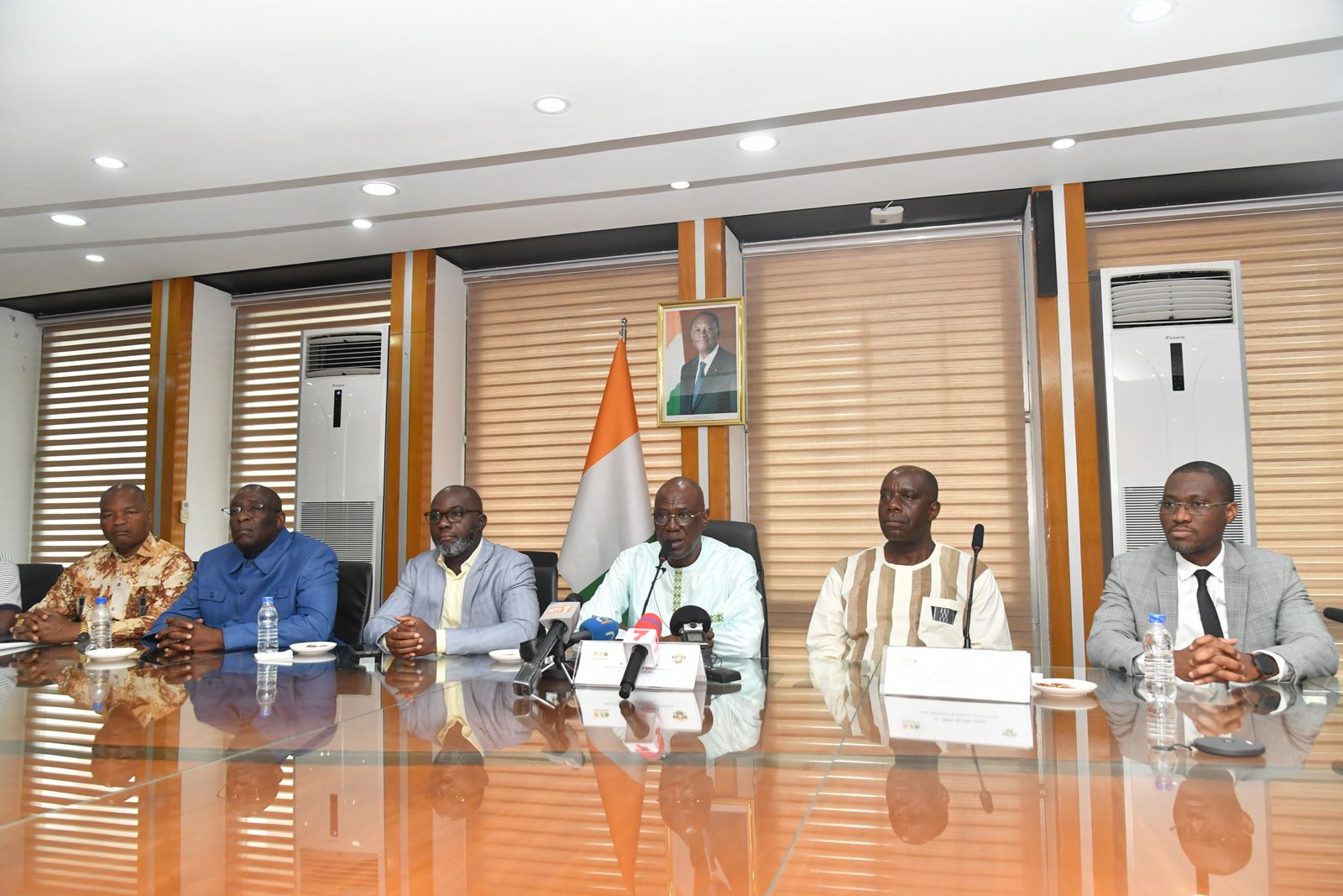 CÔTE D’IVOIRE-FILIERE CACAO : L’OIA RASSURE SUR LE RACHAT DE 100 000 TONNES ET MET EN GARDE CONTRE TOUTE SPECULATION