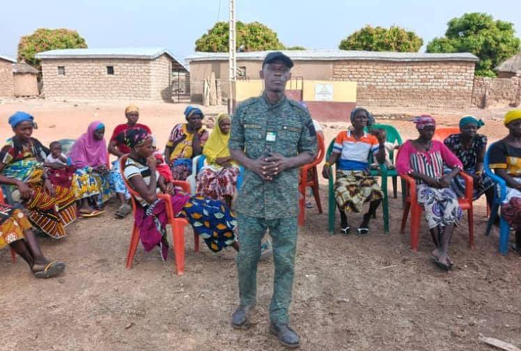 CÔTE D’IVOIRE-BOUNDIALI : LES EAUX ET FORETS SENSIBILISENT LES POPULATIONS CONTRE LES FEUX DE BROUSSE ET L’ORPAILLAGE ILLEGAL À PAPARA