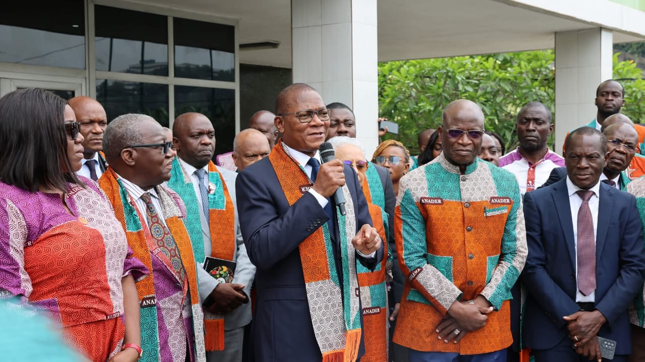 CÔTE D’IVOIRE-AGRICULTURE : BRUNO KONE PRÔNE LA MODERNISATION LORS DE SA VISITE À L’ANADER