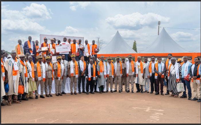 CÔTE D’IVOIRE-HÉVÉACULTURE : OLAM AGRI RUBBER ÉQUIPE 95 PRODUCTEURS