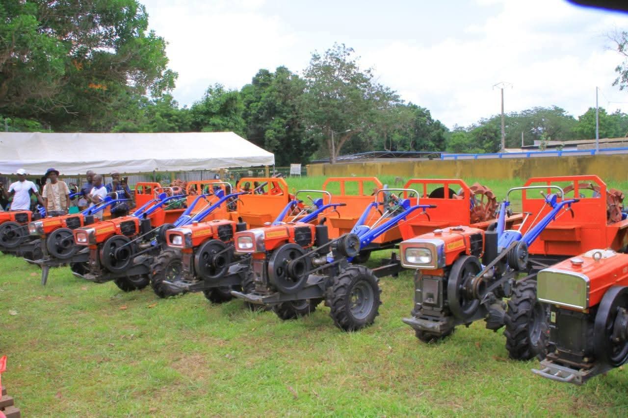 COTE D’IVOIRE-DABAKALA : 13 MOTOCULTEURS ET 4 TONNES DE SEMENCES DE RIZ POUR BOOSTER LA RIZICULTURE DANS LES QUATRE SOUS-PREFECTURES