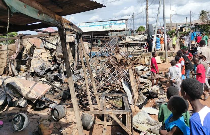 CÔTE D'IVOIRE - BOUAKÉ : UN MAGASIN DE GAZ BUTANE NON CONFORME RAVAGÉ PAR UN INCENDIE À AIR-FRANCE, RUE 20