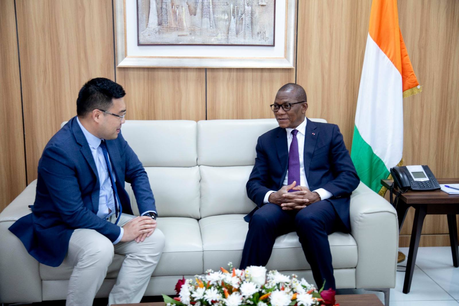 CÔTE D'IVOIRE-DIGITALISATION DE L’AGRICULTURE : BRUNO NABAGNE KONE ECHANGE AVEC HUAWEI CÔTE D'IVOIRE AUTOUR DU PROJET « SMART AGRICULTURE »