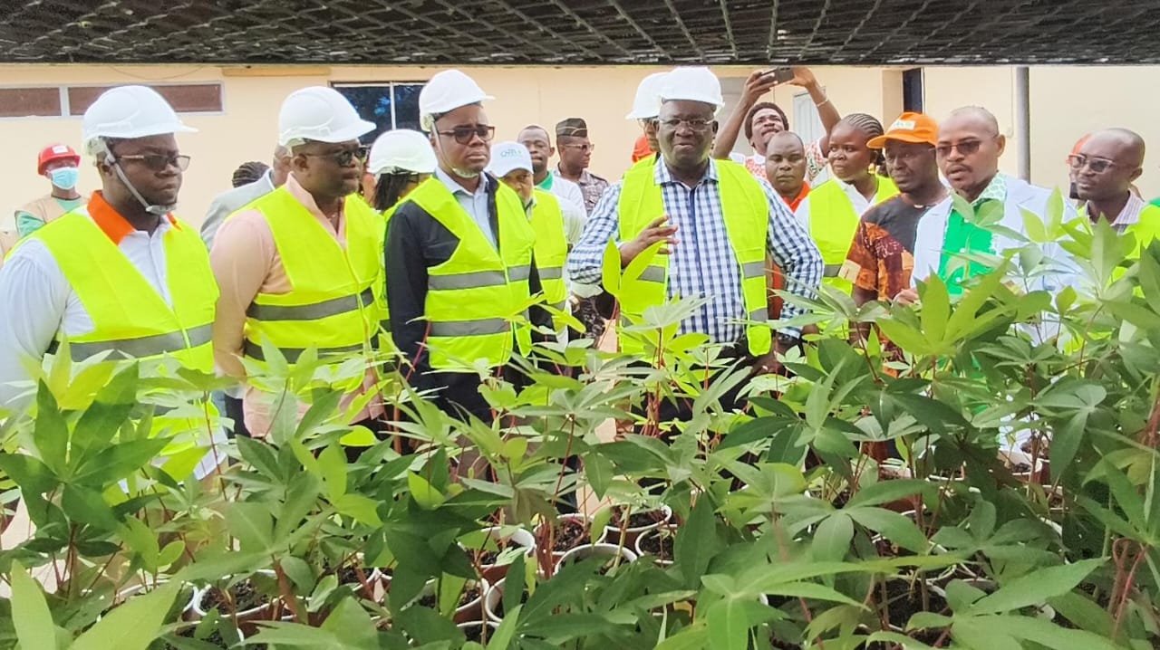 Bernard Kini Comoé félicite le CNRA pour la performance de la recherche agronomique en Côte d'Ivoire