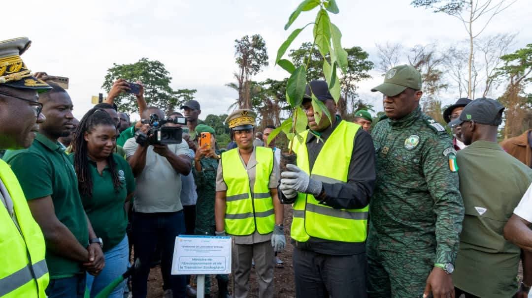 Le ministre ivoirien de l'Environnement lance un projet de reforestation et de renforcement des moyens de subsistance à l'est de la Côte d'Ivoire