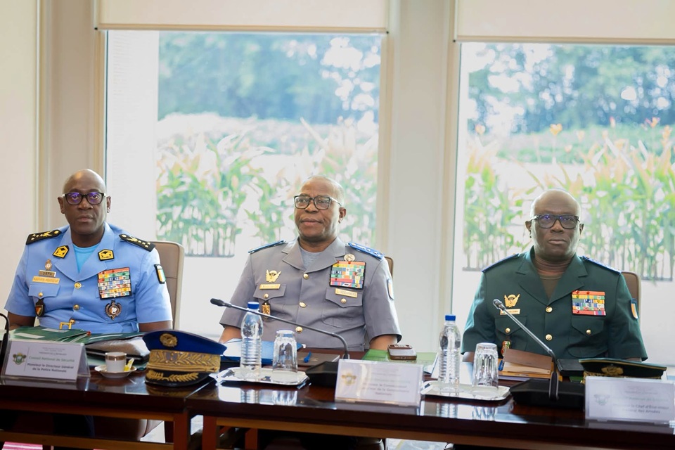 Côte d’Ivoire : Orpaillage illégal : le CNS déploie 21 pelotons fluviaux et gèle les nouvelles autorisations minières